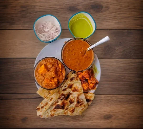 Masala Butter Aloo Naans